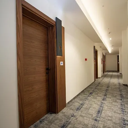 Hotell Grand 4*